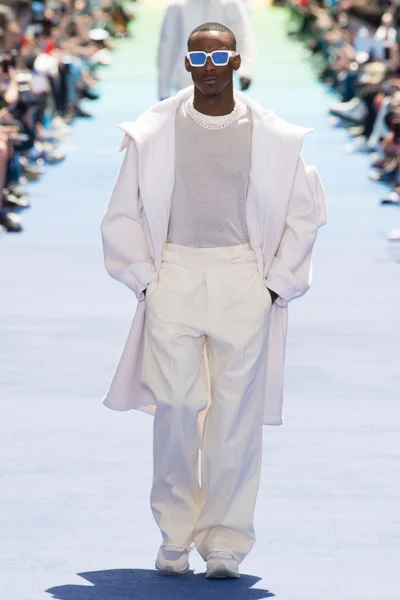 Look 7